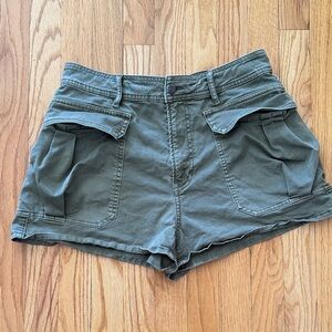 Veronica Beard sz 29 Mallory Short High Rise in Army Green Wash pockets, cotton